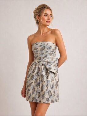 Bcbgmaxazria mini dress silver grey blue strapless 2 feminine shinny material